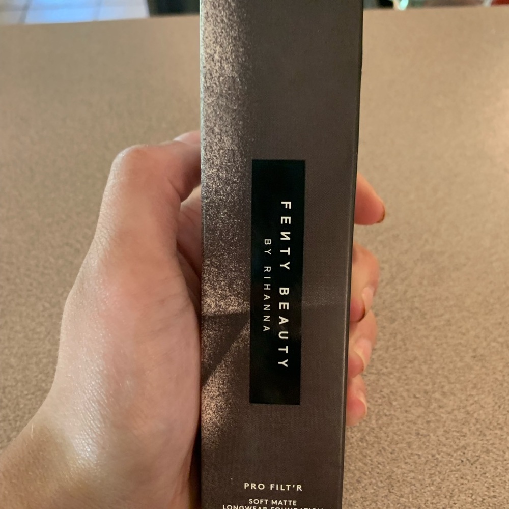 Fenty beauty pro filtr foundation